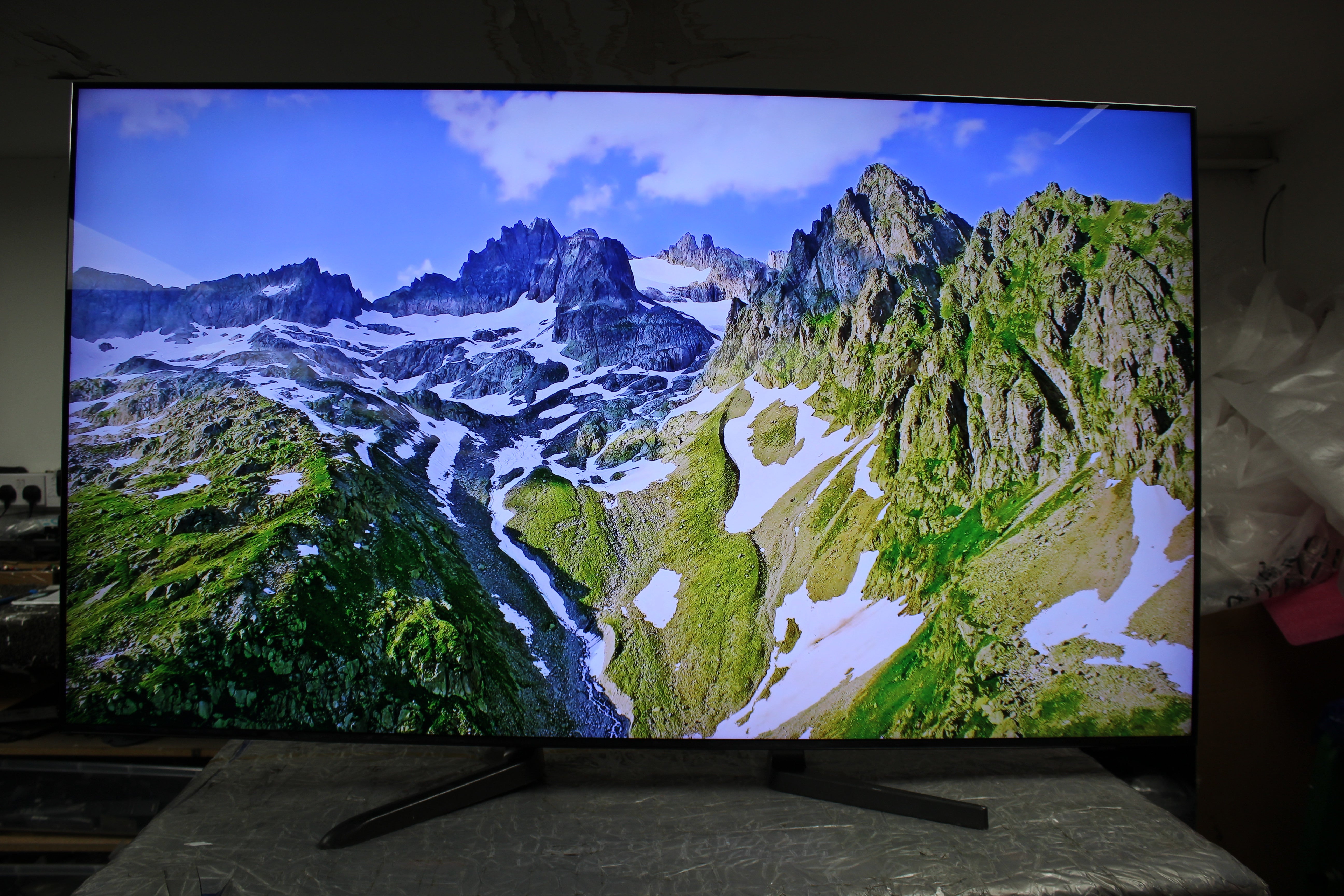 65" Samsung QE65Q700TATXXU Premium 8K HDR QLED TV