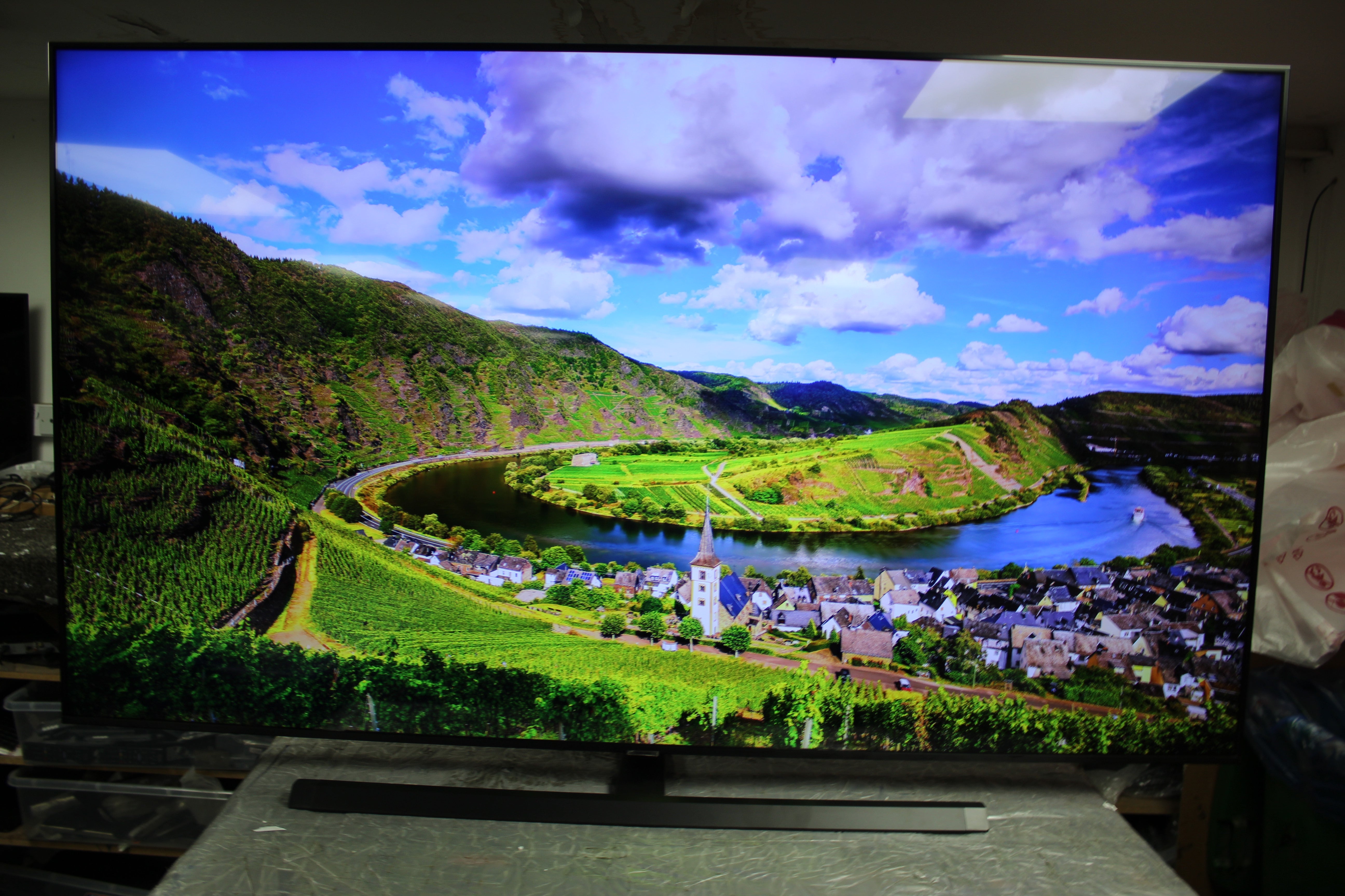 75" Samsung UE75AU7100 4K HDR Crystal Smart LED TV
